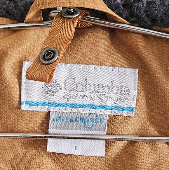 Columbia coat, size Large, - Picture 3 of 6